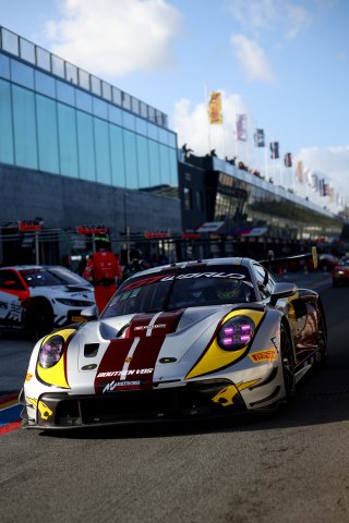 #2 - Boutsen VDS - Morris Schuring - Dorian Boccolacci - Porsche 911 GT3 R (992) EVO