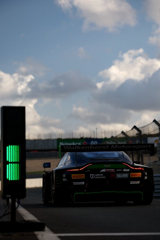 #35 - Walkenhorst Motorsport - Gaspard Simon - Maxime Robin - Aston Martin Vantage AMR GT3 EVO | SRO / JEP