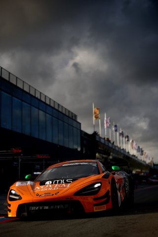 #5 - Optimum Motorsport - Guilherme Oliveira - Mikey Porter - McLaren 720S GT3 EVO