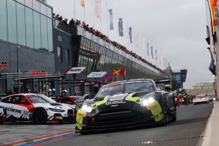 #34 - Walkenhorst Motorsport - Jamie Day - Mateo Villagomez - Aston Martin Vantage AMR GT3 EVO