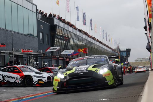 #34 - Walkenhorst Motorsport - Jamie Day - Mateo Villagomez - Aston Martin Vantage AMR GT3 EVO | SRO / JEP
