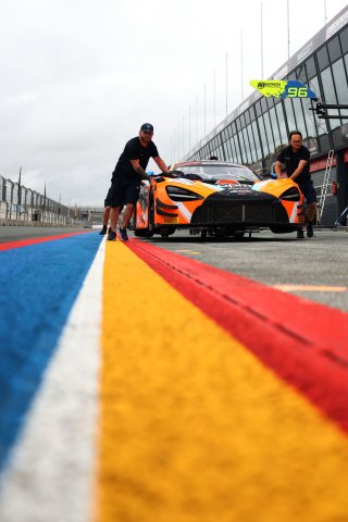 #58 - Garage 59 - Thomas Fleming - Louis Prette - McLaren 720S GT3 EVO