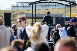 DJ in the Fanzone