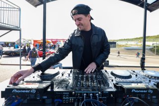 DJ in the Fanzone