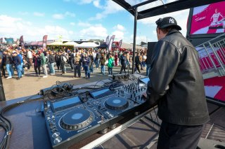 DJ in the Fanzone