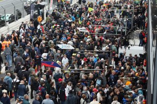 Fans at the Zandvoort Autograph Session and Pitwalk 