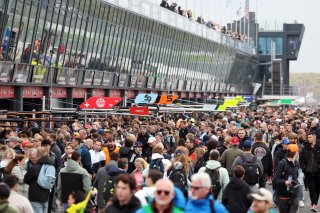 Pitwalk and autograph Session