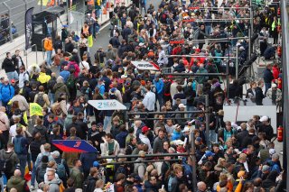 Pitwalk and autograph Session