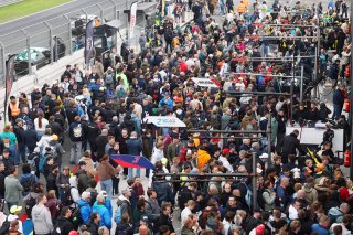 Pitwalk and autograph Session