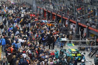 Pitwalk and autograph Session