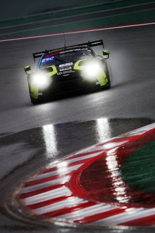 #34 - Walkenhorst Motorsport - Jamie Day - Mateo Villagomez - Aston Martin Vantage AMR GT3 EVO