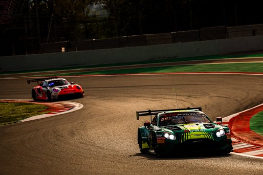 #11 - Comtoyou Racing - Felice Jelmini - Marcelo Tomasoni - Aston Martin Vantage AMR GT3 EVO | SRO / JEP