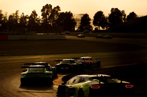#54 - Dinamic GT - Tanart Sathienthirakul - Mark Kastelic - Porsche 911 GT3 R (992) EVO | SRO / JEP