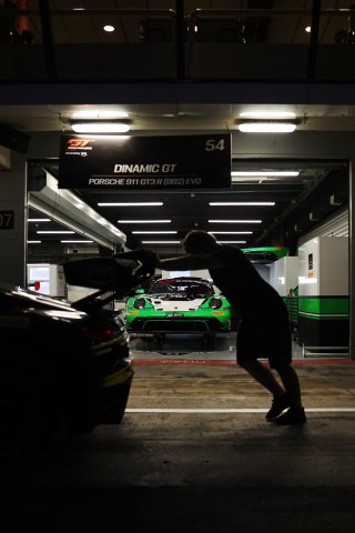 #54 - Dinamic GT - Tanart Sathienthirakul - Mark Kastelic - Porsche 911 GT3 R (992) EVO