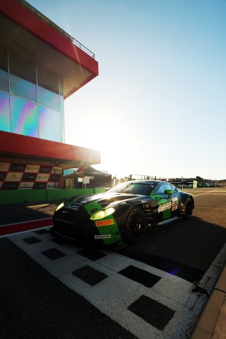#35 - Walkenhorst Motorsport - Ethan Ischer - Gaspard Simon - Mateo Villagomez - Aston Martin Vantage AMR GT3 EVO