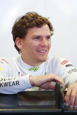 #11 - Comtoyou Racing - Valentin Hasse-Clot - Aston Martin Vantage AMR GT3 EVO