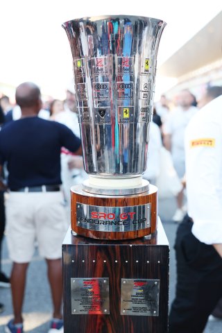 Endurance Trophy on the grid