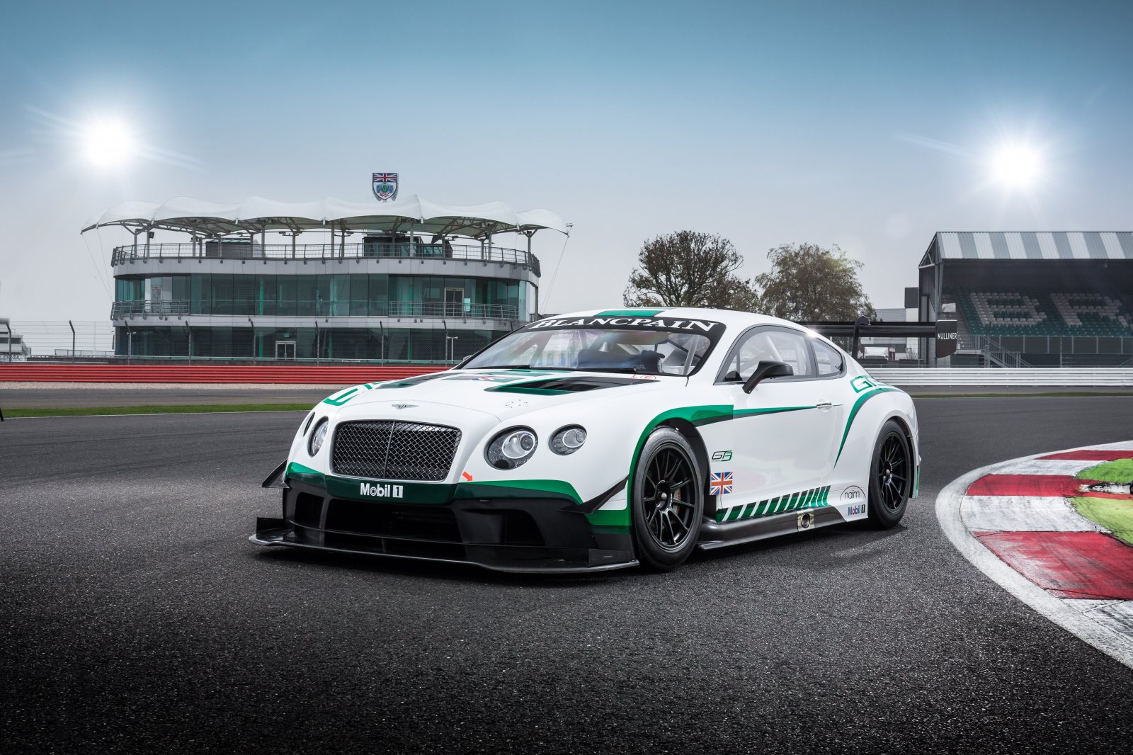 Bentley Motorsport signs Team Parker Racing