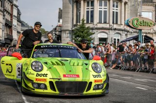 #911 Manthey-Racing DEU Porsche 911 GT3 R - - - Frederic Makowiecki FRA Romain Dumas FRA Dirk Werner DEU, Spa City Parade
 | SRO /  Kevin Pecks