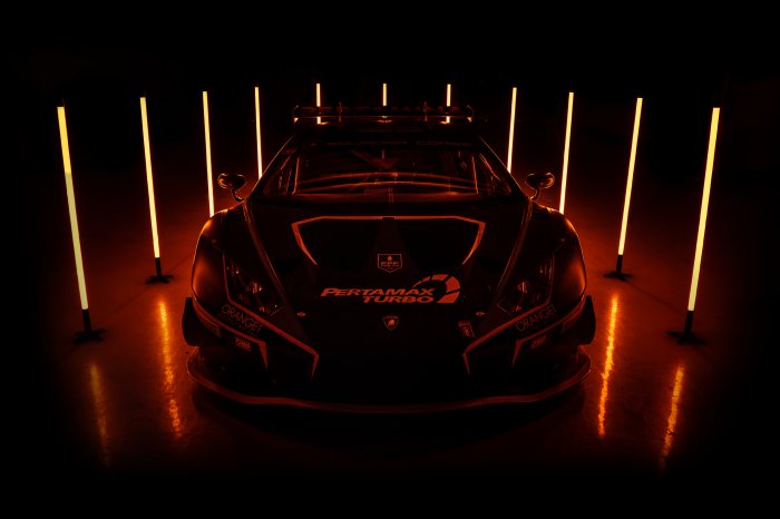 FFF Racing reveals full three-car line-up for 2019 Blancpain GT Series assault
