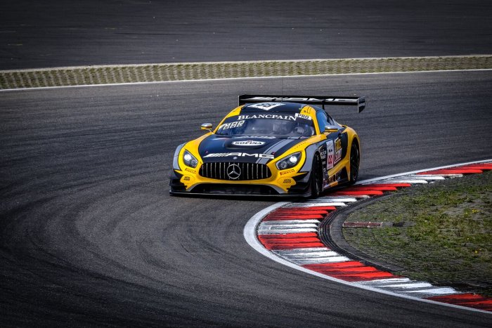 AKKA ASP Mercedes-AMG strikes back in second practice