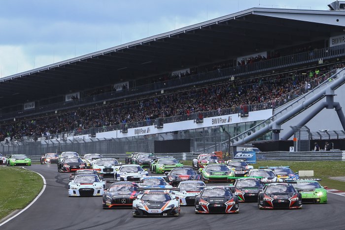 Seven teams and fourteen drivers fight for Blancpain GT Series Sprint Cup title
