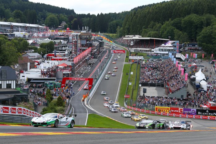Pole-winning Ferrari leads at Spa after opening hour