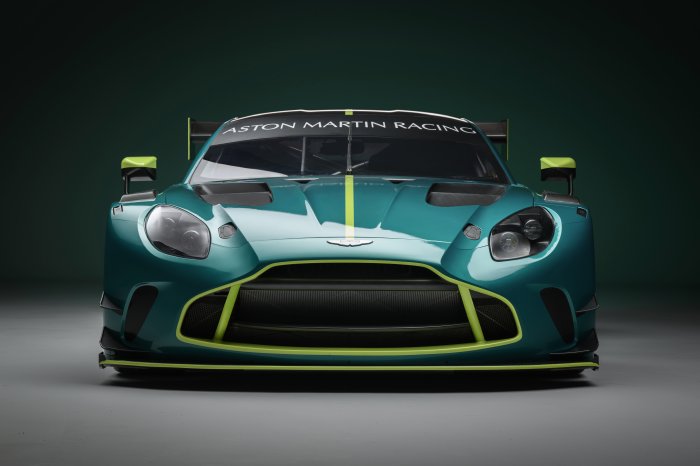 Aston Martin reveals new Vantage GT3