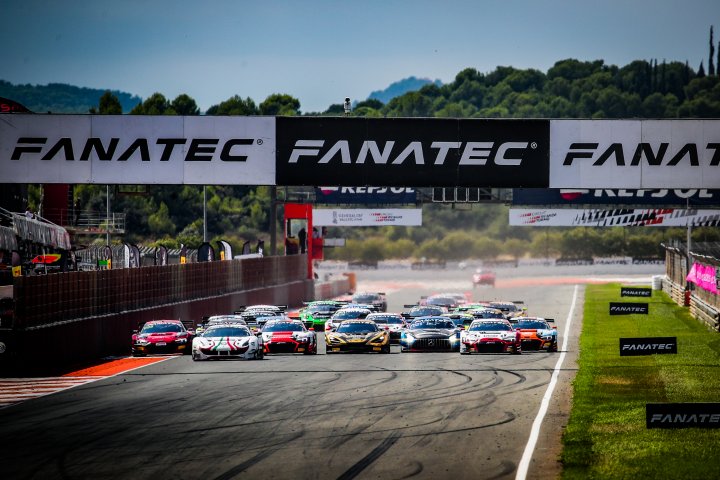 Vanthoor and Weerts capture third successive Fanatec GT Sprint drivers’ crown as De Pauw and Jean guide AF Corse Ferrari to victory at Valencia